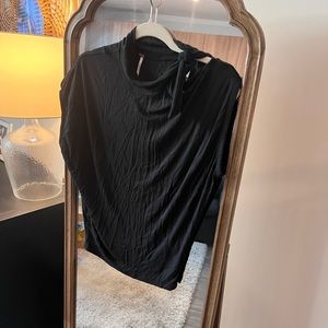 Knit top with tie on the shoulder